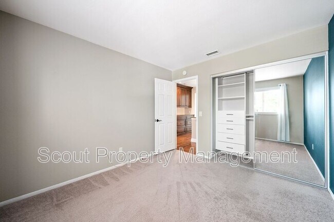 Building Photo - 24576 Jacarte Dr