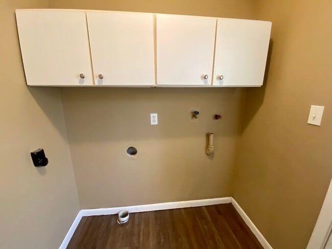 Building Photo - Super Clean 2 Bedroom - 1 Bath Home