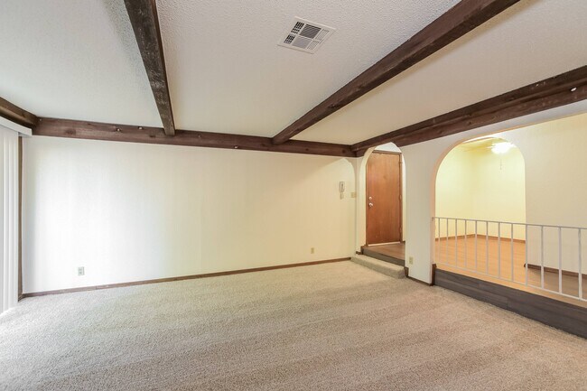 Classic unit living room (10FB10) - Vines at Eleanor