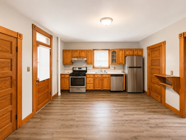 Building Photo - Classic Charm Meets Modern Updates in This Spacious Home ?