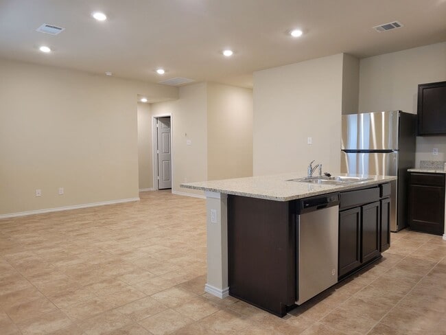 Building Photo - BEAUTIFUL YOWELL RANCH HOME!