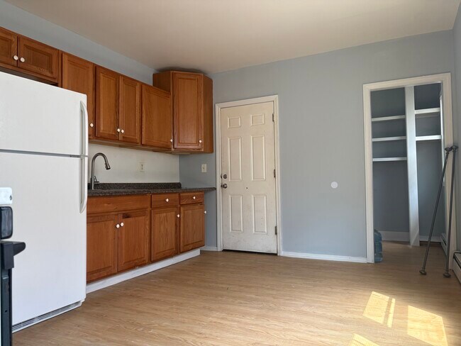 Building Photo - 47-49 Irion Street, Waterbury CT 06704