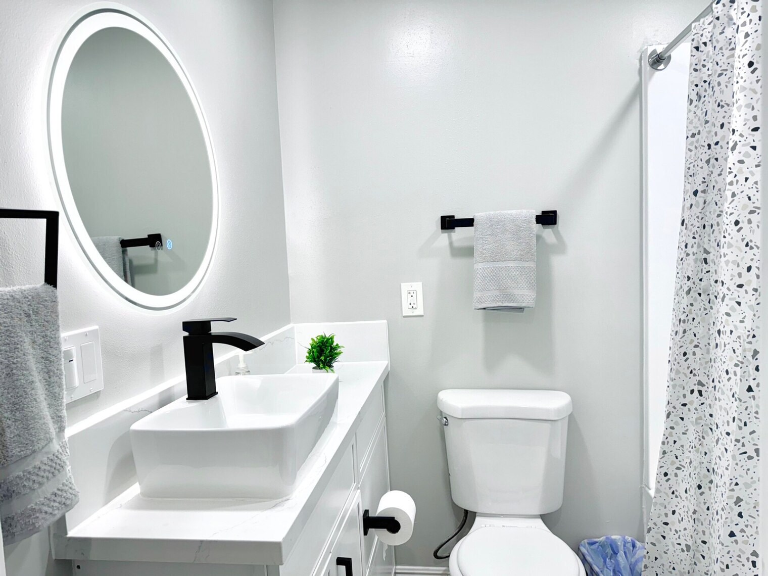 Building Photo - 3831 Rogers Rd