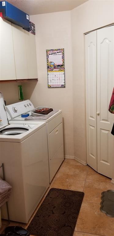 Building Photo - 404 Hazel Cir