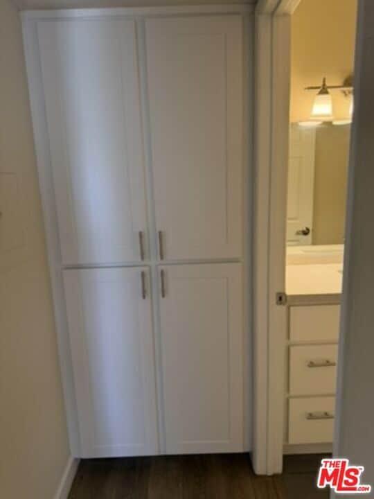 Building Photo - 7504 Sepulveda Blvd