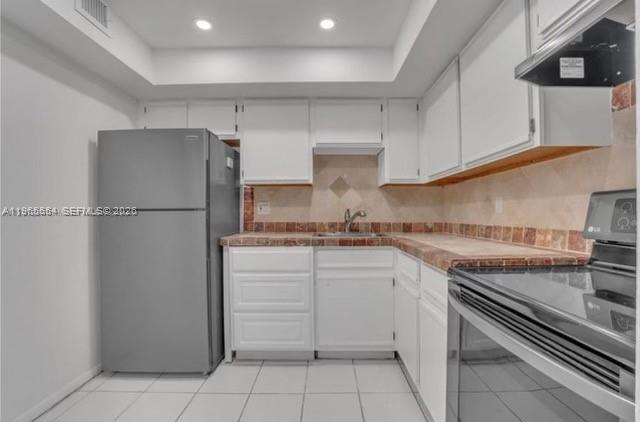 Building Photo - 8309 SW 142nd Ave