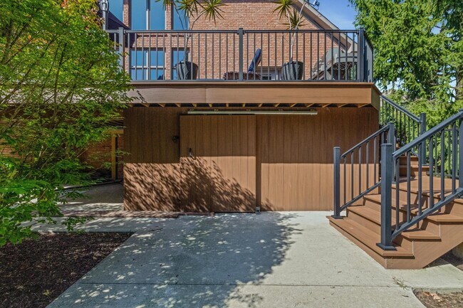 Building Photo - 7040 Royal Villa Ct