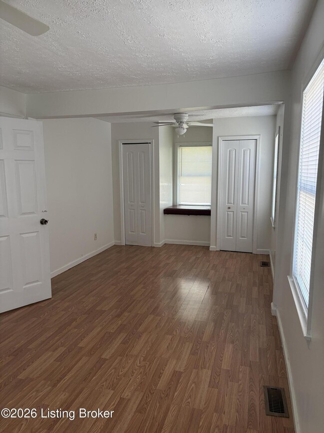 Building Photo - 1509 Sharon Dr