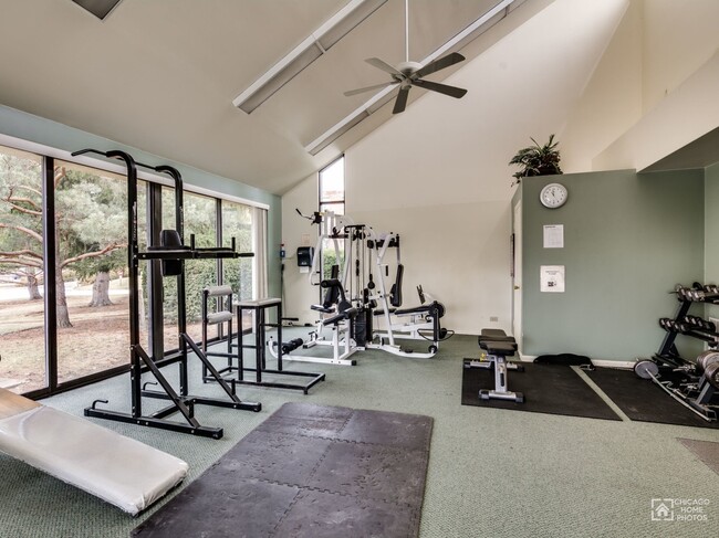 Building Photo - 1515 E Central Rd