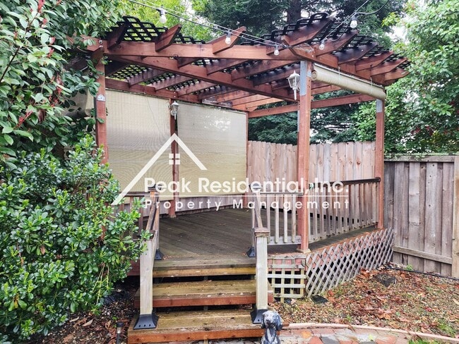Building Photo - Spacious Folsom 4bd/3ba Home With 3 Car Garage!