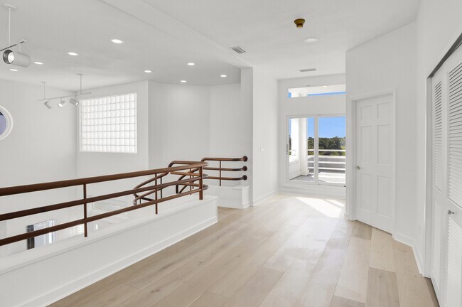 Building Photo - 435 Ocean Shore Blvd