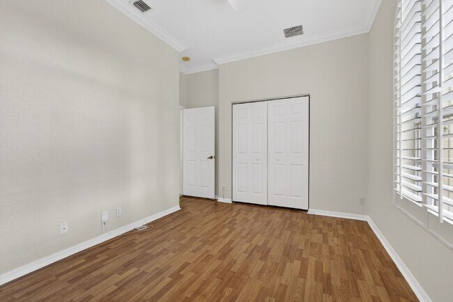 Building Photo - Beautiful & Spacious 3 Bedroom and 2 Bathroom with 2 Car garage and covered patio Home in West Pa...