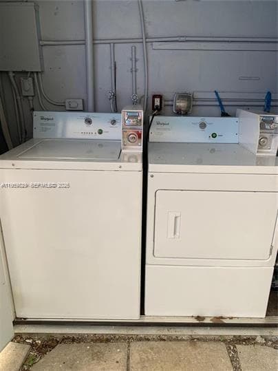 Building Photo - 1151 NE 18th St