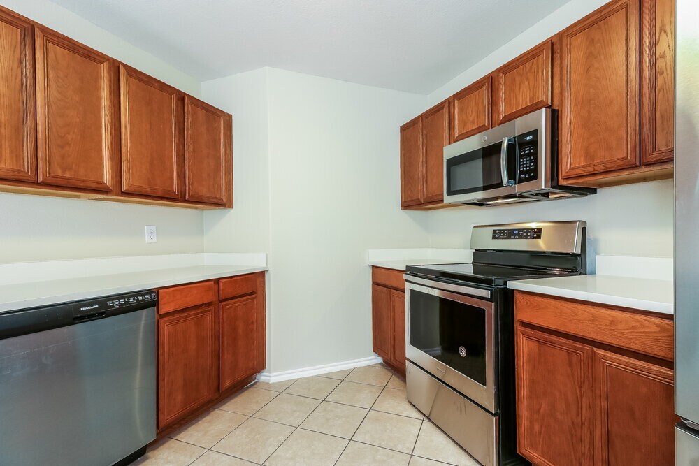 Building Photo - 636 Horn St