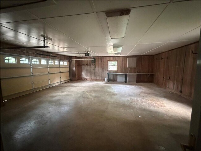 Building Photo - 2580 Buford Dam Rd