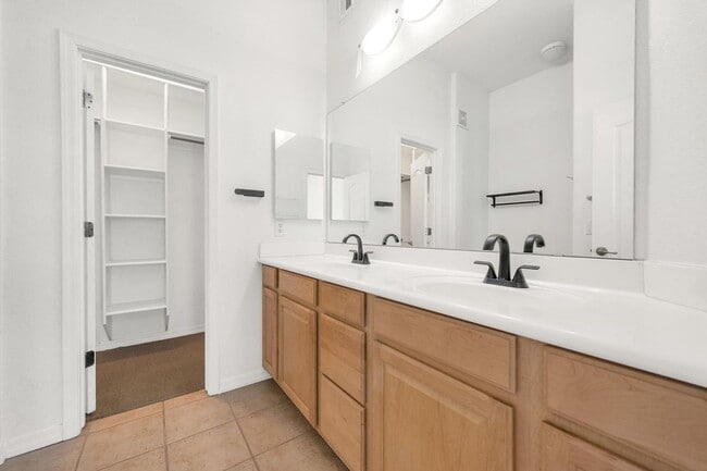 Building Photo - 4533 N 22nd St