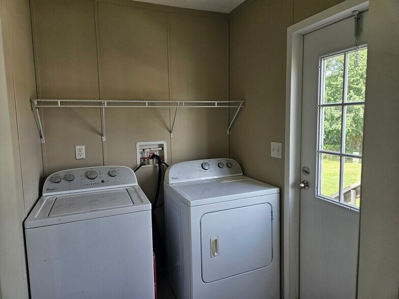 Building Photo - 89 Lynnwood Cir
