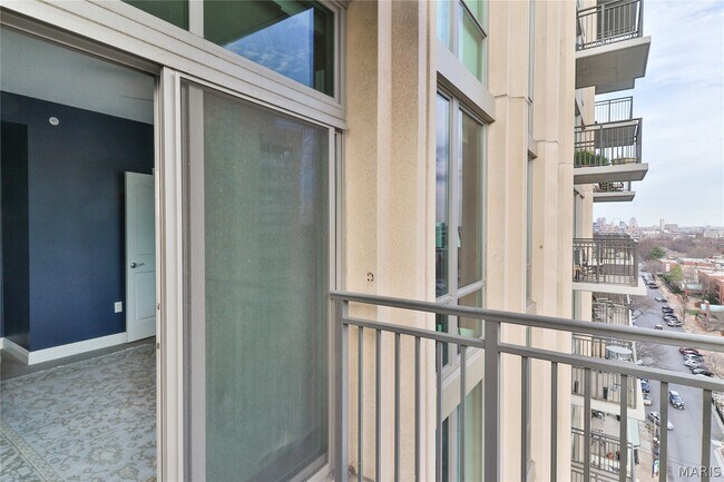 Building Photo - 4909 Laclede Ave