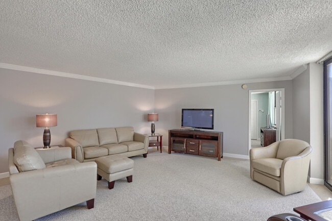 Building Photo - 2800 N Ocean Dr