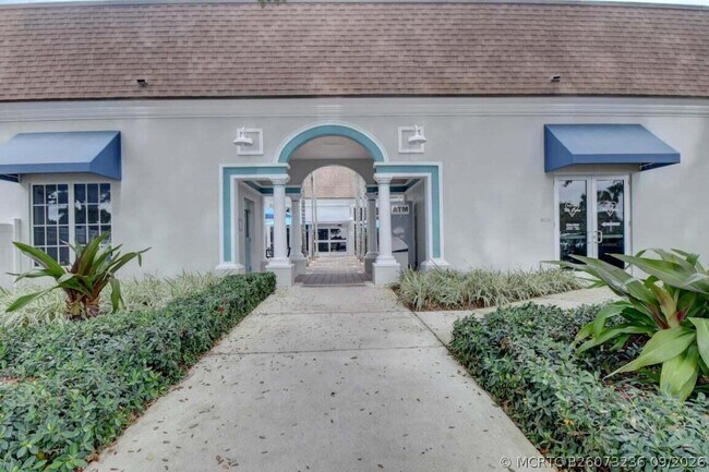 Building Photo - 972 Normandy U