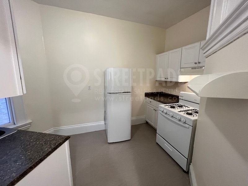 Building Photo - 2 Ware St