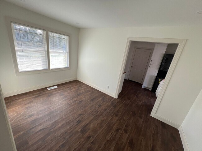 Building Photo - Marion