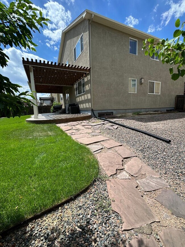 Building Photo - Spacious 5-Bedroom Smart Home Near Peterso...