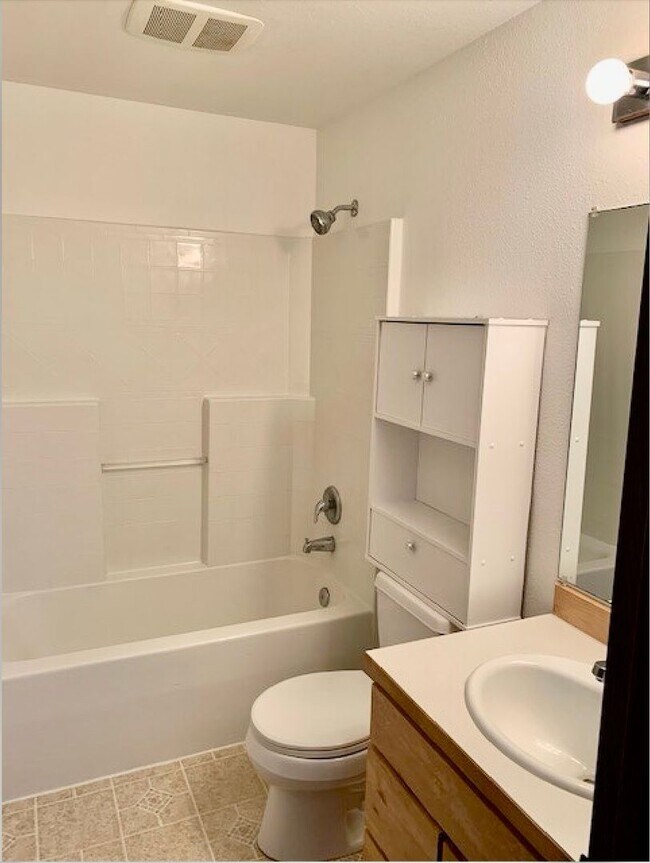 Building Photo - Carroll 4 Plex (LO)