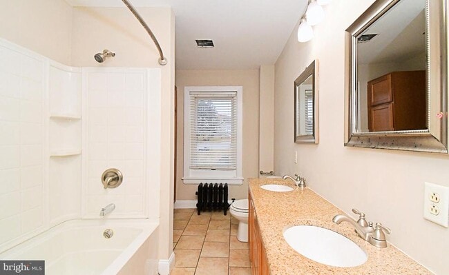 Building Photo - 778 Starr St