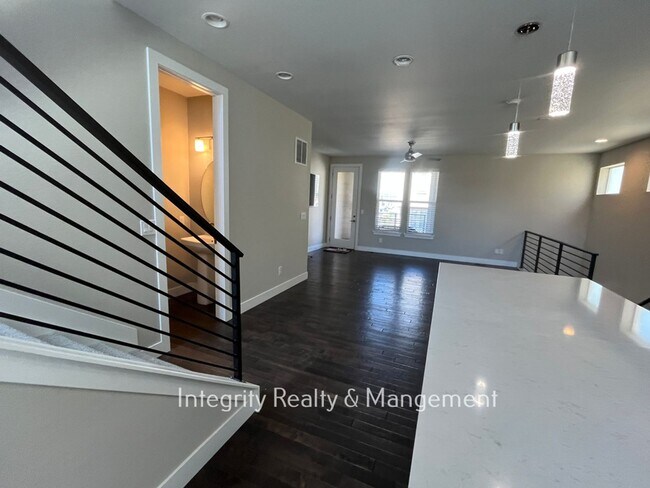 Building Photo - 2457 Majorca Dr