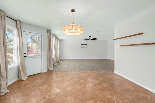 Building Photo - 10838 Black Wolf Bay