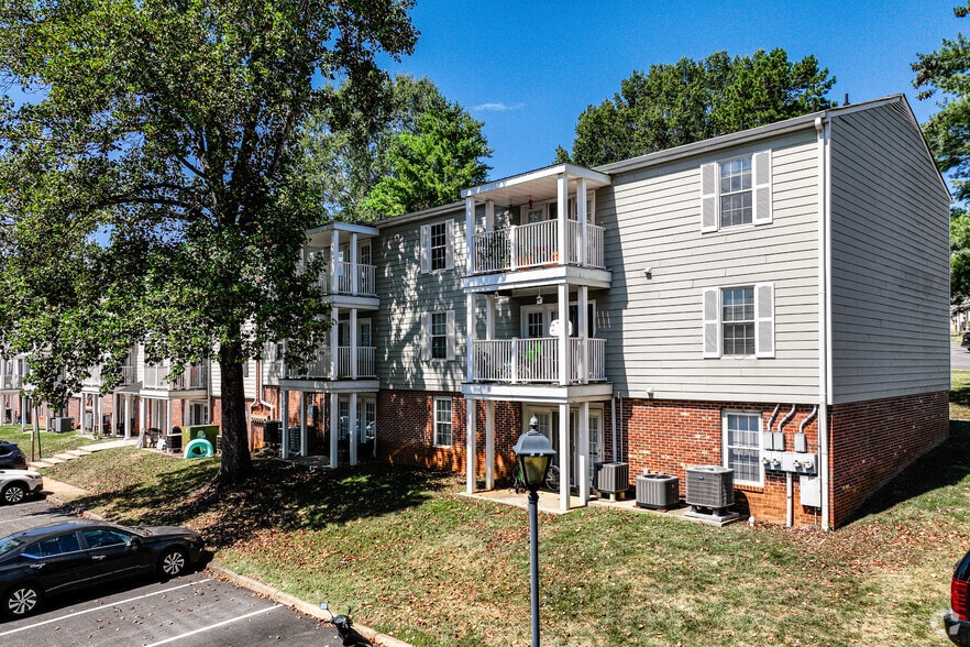 Primary Photo - Villas at Southern Ridge