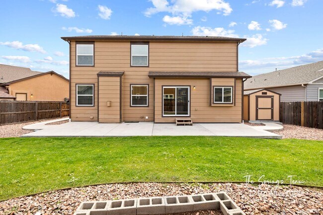 Building Photo - SPACIOUS SIX (6!!!) BD HOME IN LORSON RANCH!