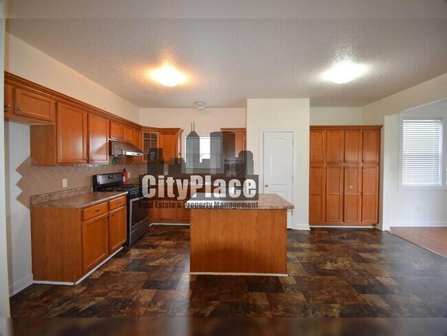 Building Photo - 1750 Buckeye Ct