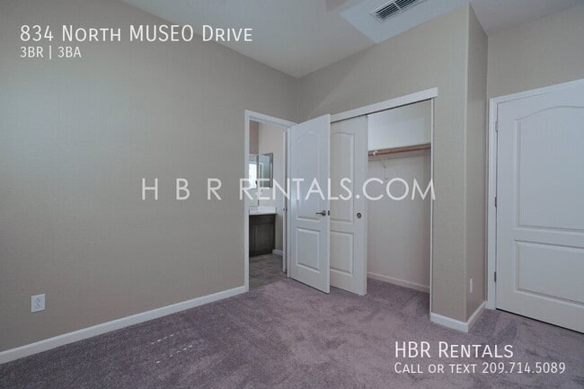 Building Photo - 834 N MUSEO Dr