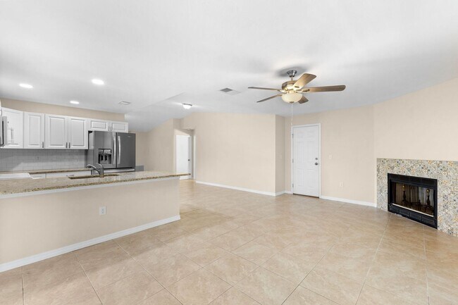 Building Photo - South Venice Annual Pool Home for Rent