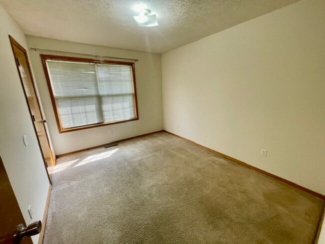 Building Photo - 4339 N Farm Rd 157