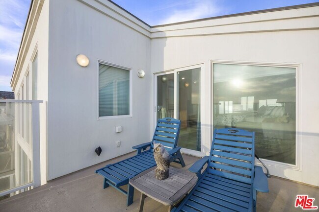 Building Photo - 1005 Ocean Dr