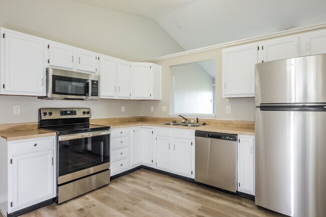 Building Photo - 791 Helm Dr