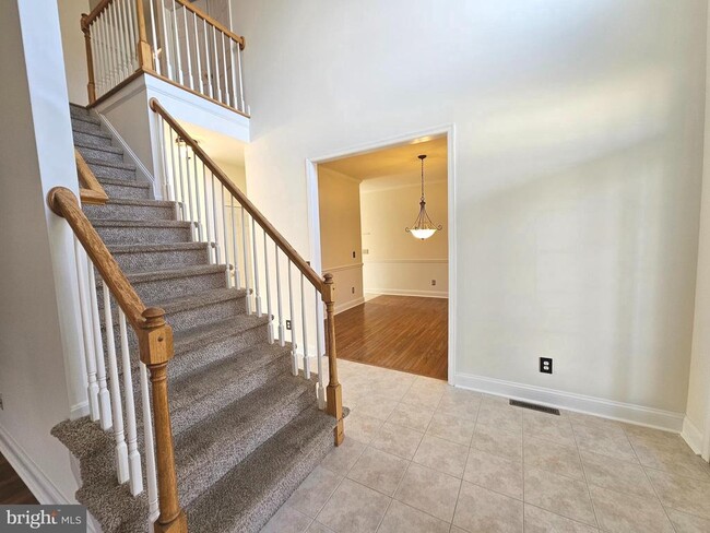 Building Photo - 165 Pitch Kettle Ct