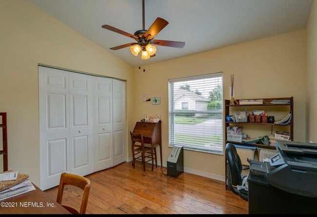 Building Photo - 453 Island View Cir