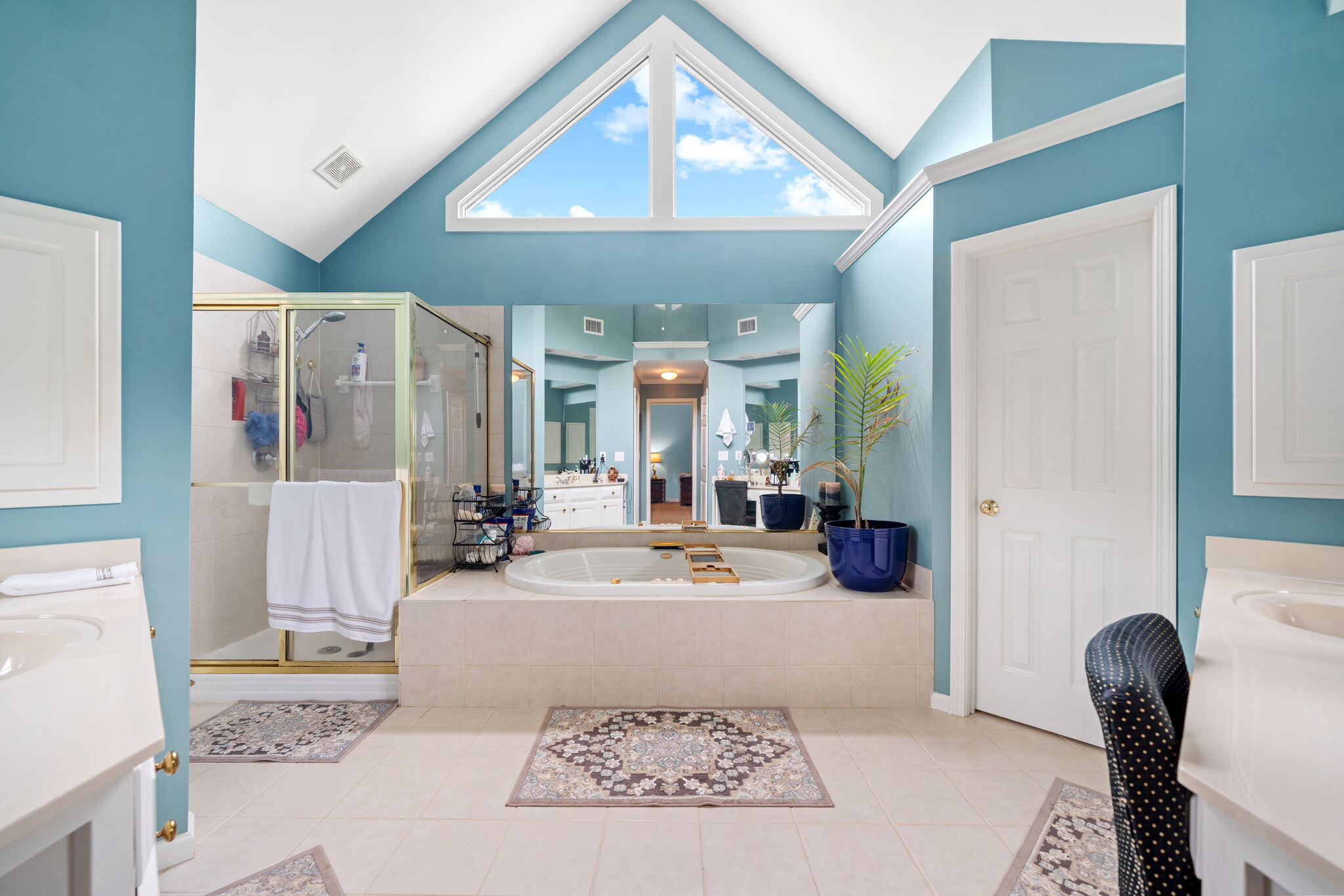 Master bathroom - 600 Lyndhurst Cir