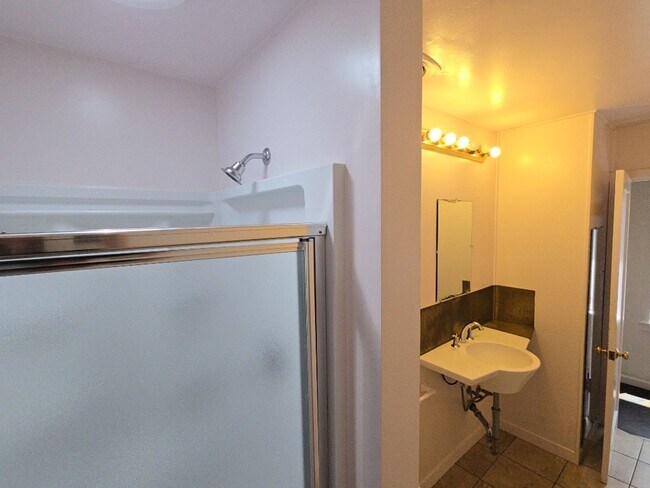Building Photo - 4BD/2BA Eureka home close to schools, medical services