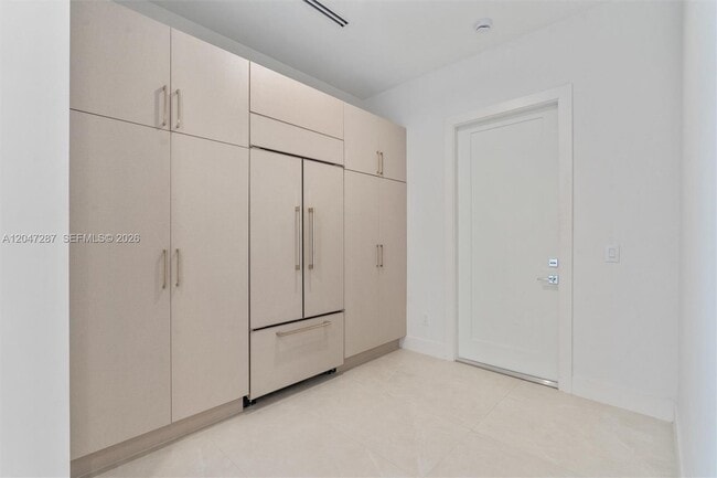 Building Photo - 14930 SW 16 Ct