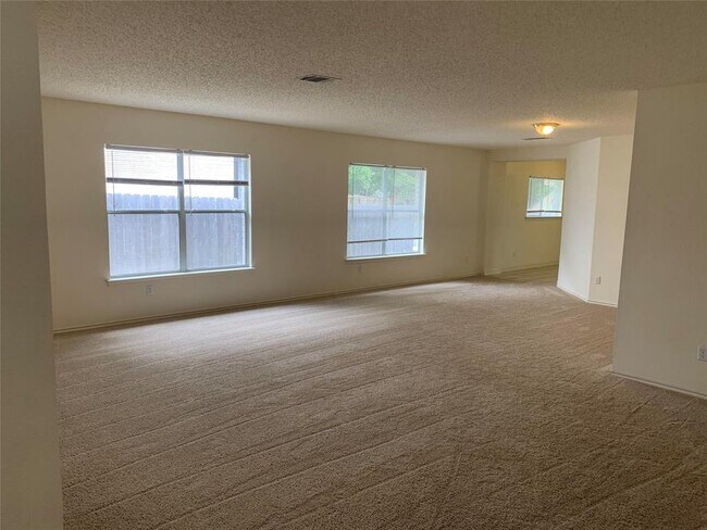 Building Photo - 1033 Silverstone Ln