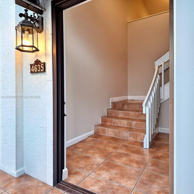 Building Photo - 4635 NW 97th Pl