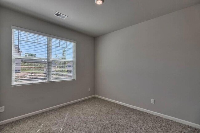 Building Photo - 1012 Hay Meadow Dr.