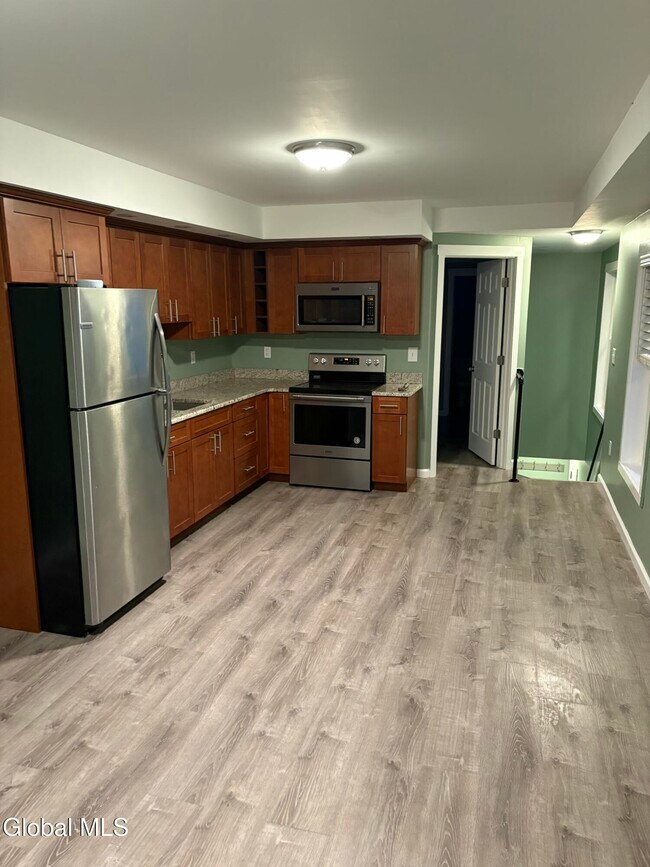 Building Photo - 61 Beekman St