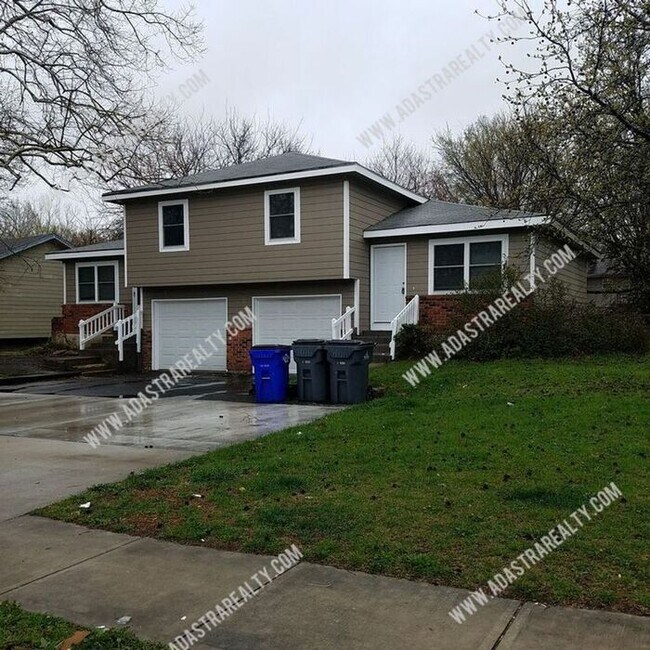 Spacious Olathe DuplexAvailable NOW!!! 1502 E Elizabeth St Olathe KS