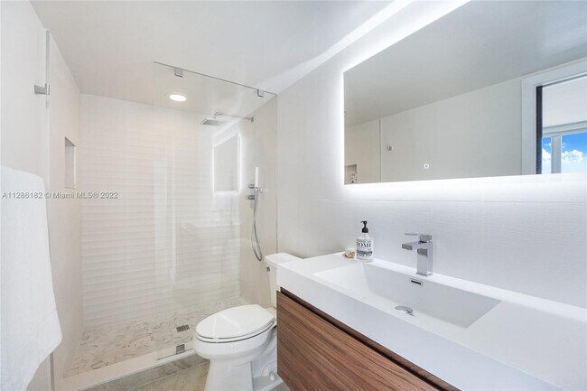 Building Photo - 7330 Ocean Terrace